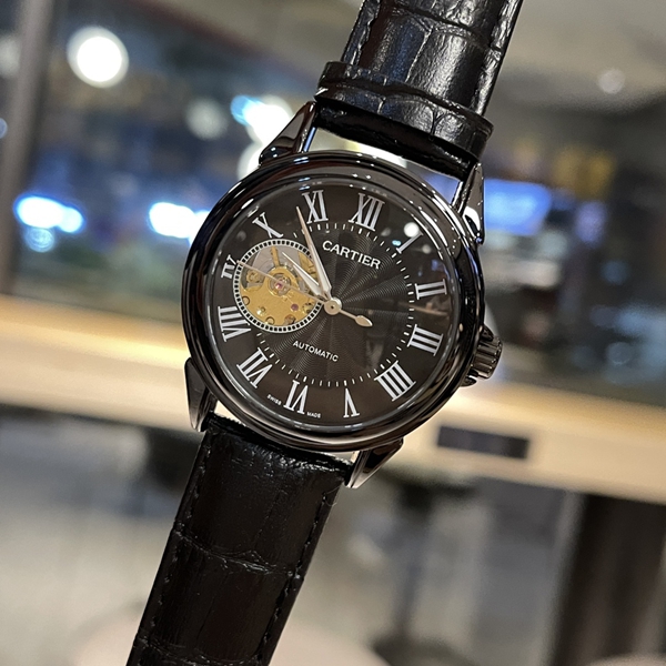 ブランド時計側面デザイン